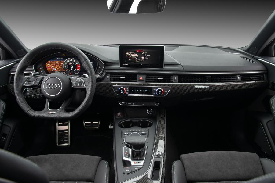 Торпедо Audi RS4 Avant (B9) 2019 года  (LA) (фото 3 из 5)